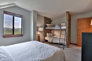 2 chambres, fer et planche à repasser, Wi-Fi gratuit, draps fournis
