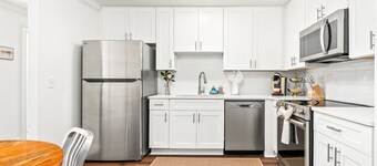 Park & Walk! 2BR/2BA Getaway in the Heart of Auburn - Across from Campus