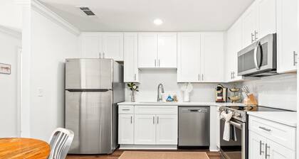 Park & Walk! 2BR/2BA Getaway in the Heart of Auburn - Across from Campus