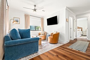 2 soverom, strykejern/-brett, wi-fi (inkludert) og sengetøy