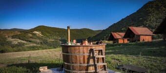 Transylvanian Hideaway with Hot Tub, Bonfire, and Pure Air