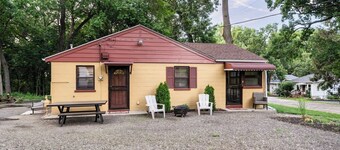 Spacious 3BR House With Firepit & Grill, Near Beach