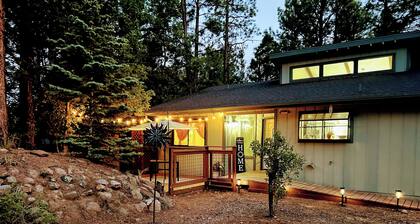 Flagstaff Getaway!
Sleeps up to 14 comfortably!