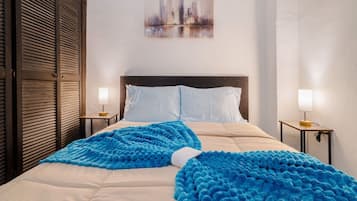 2 habitaciones, escritorio, tabla de planchar con plancha y wifi gratis