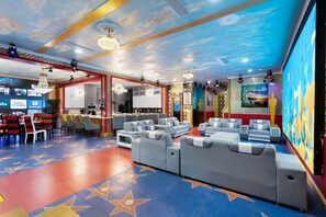 Lobby - 20 Bedroom Hollywood Themed Mansion Private Pool+Lazy River (Davenport)