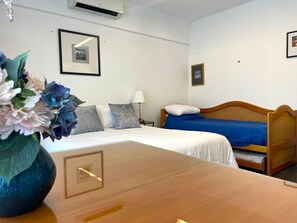 1 sovrum, strykjärn/strykbräda, gratis wi-fi och sängkläder