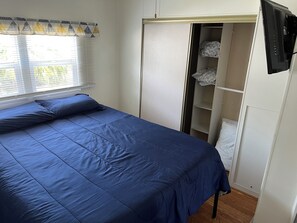 1 bedroom, WiFi, bed sheets