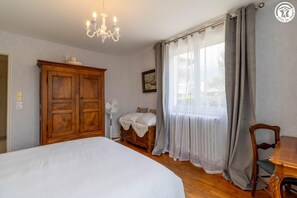 2 bedrooms, iron/ironing board, travel cot, free WiFi - LOVELY - ALBERTVILLE (ALBERTVILLE)