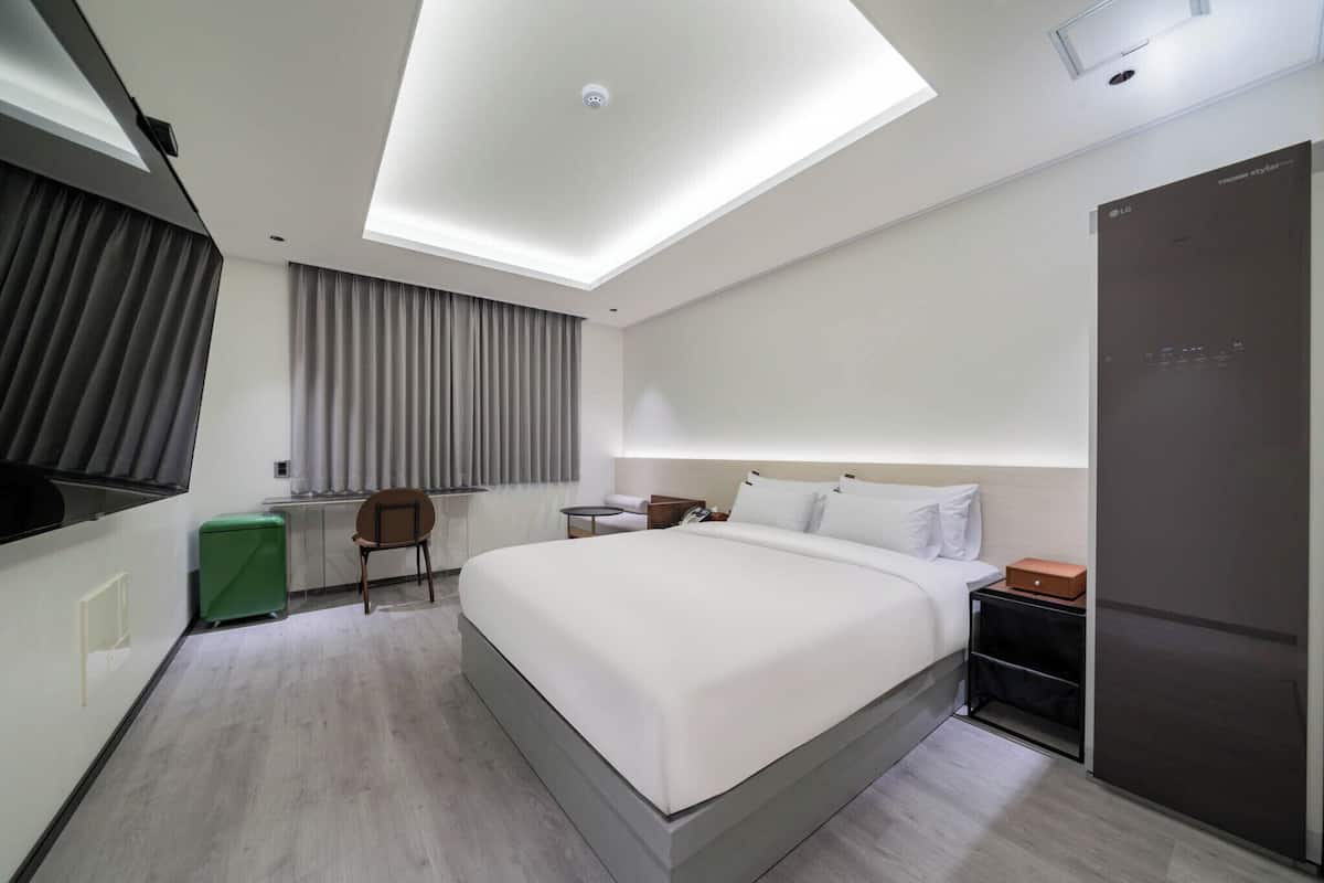 Standard Double Room | Free WiFi