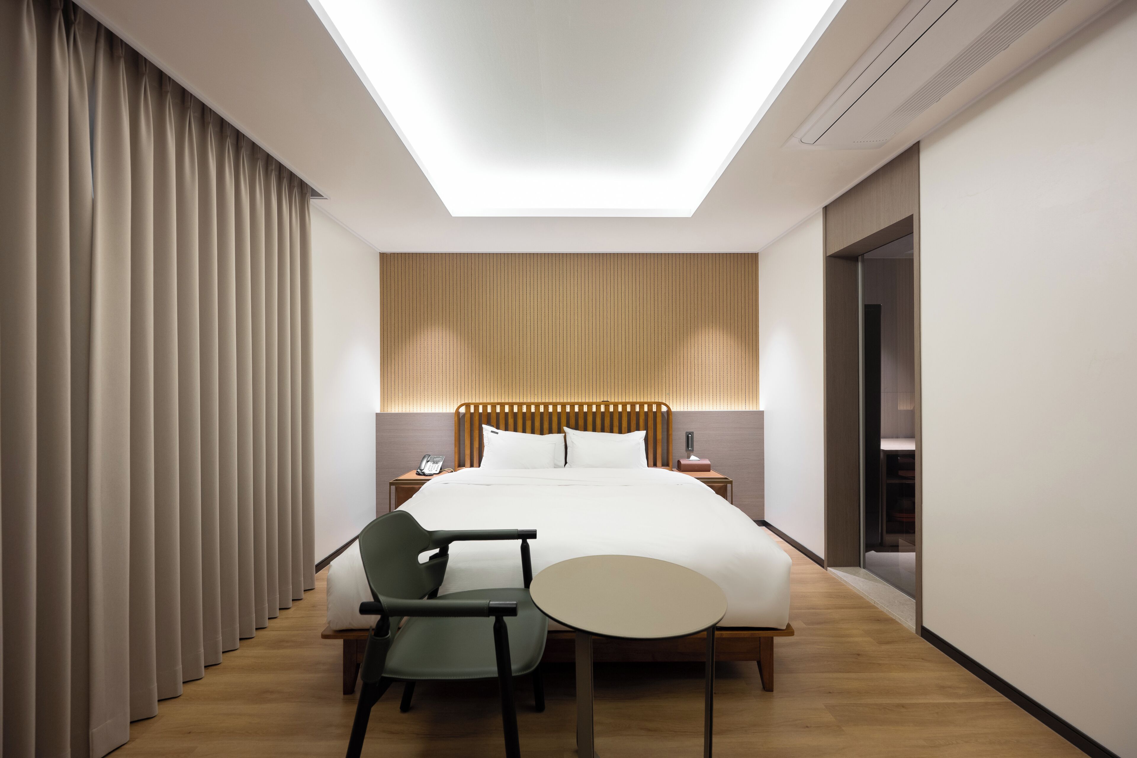 Premier Double Hinoki | Free WiFi