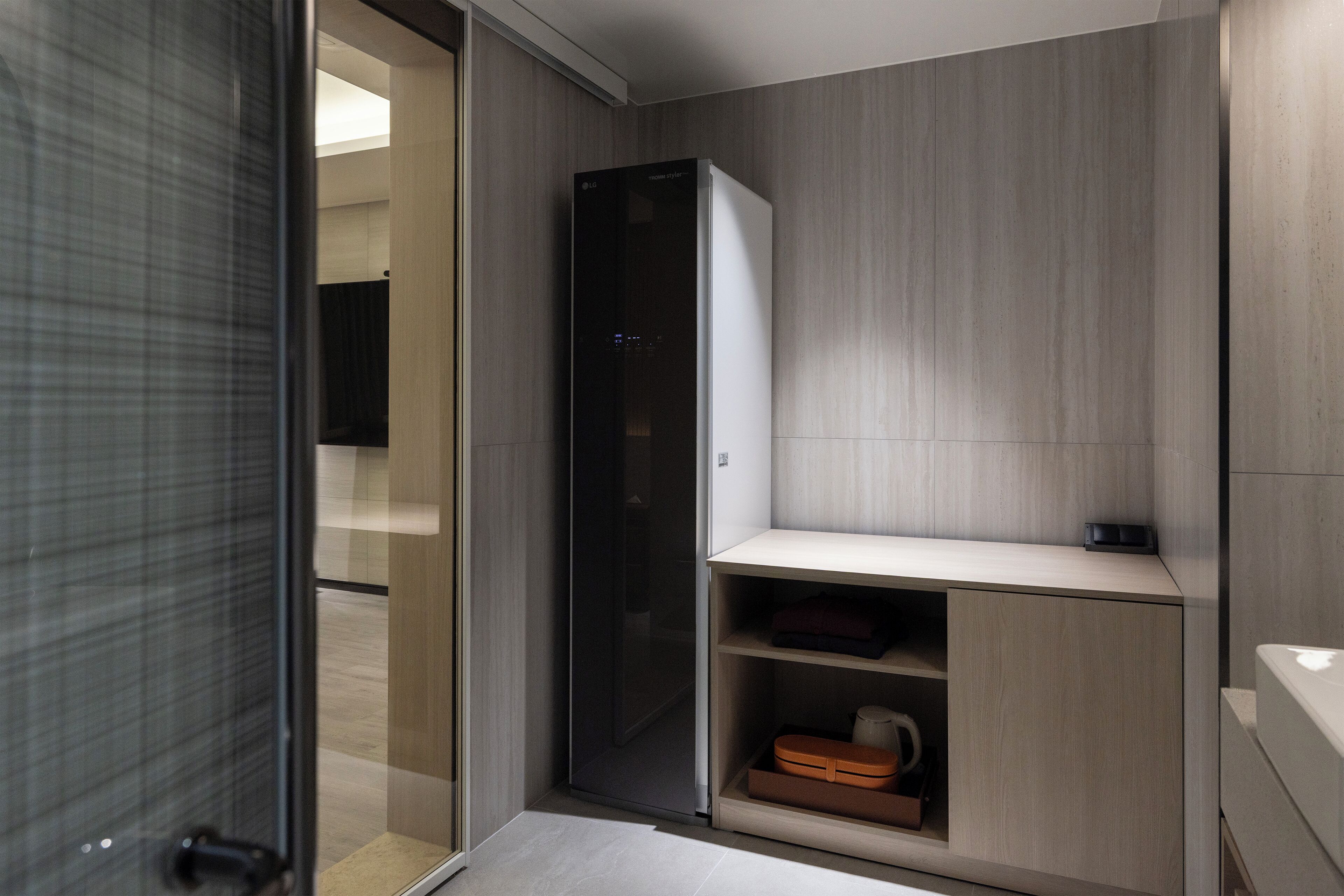 헤어드라이어, 타월, 화장지