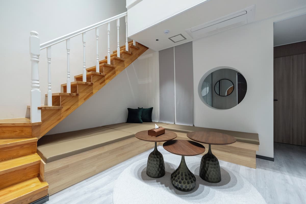 Brown Dot Duplex | Free WiFi