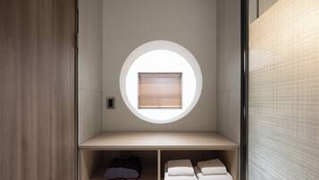 Brown Dot Duplex | Bathroom