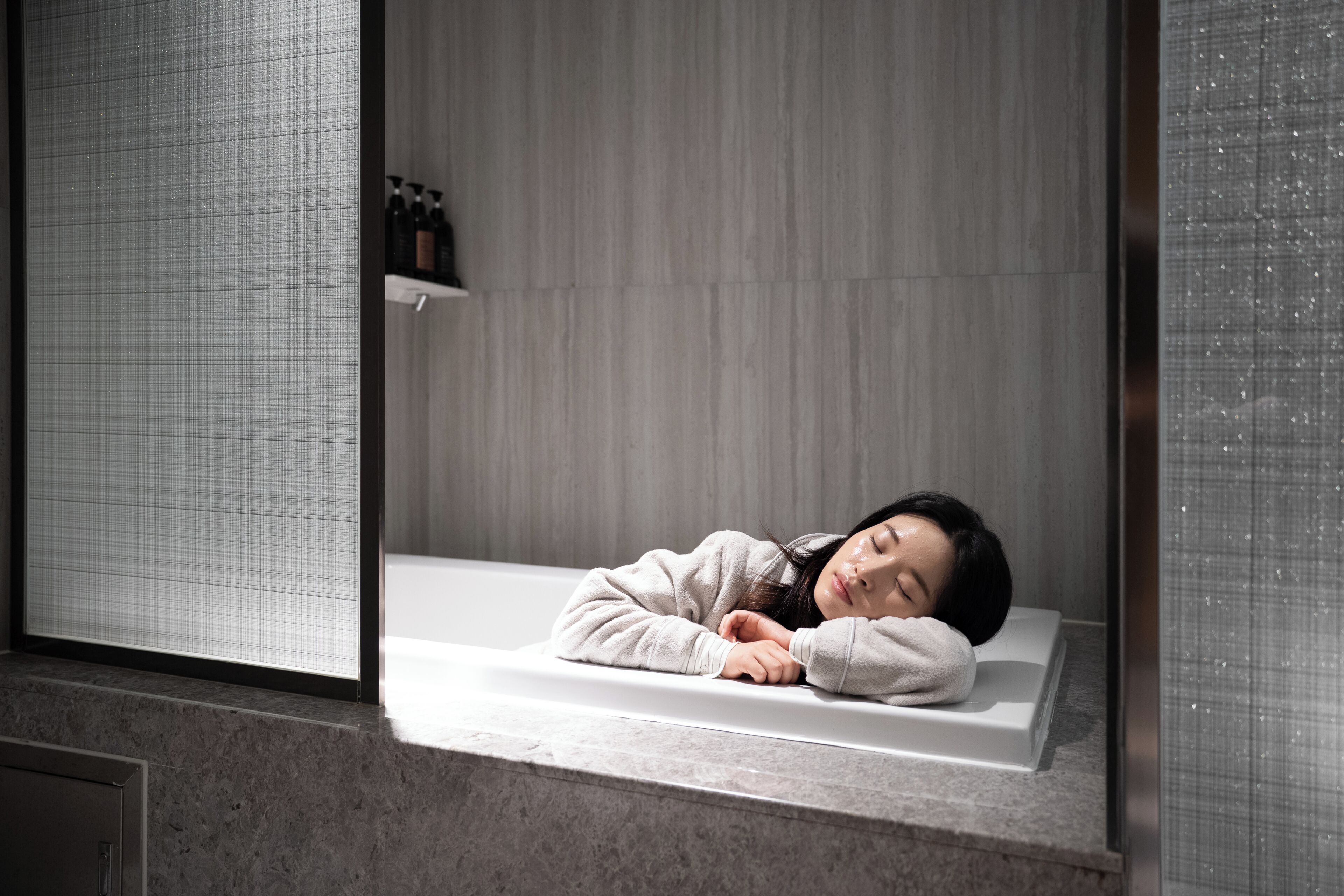Deluxe Double Marvel Spa | Bathroom | Hair dryer, towels, toilet paper