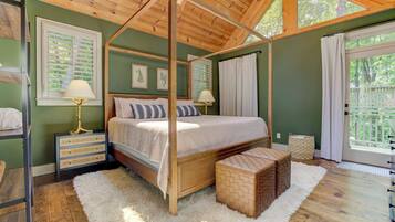 3 bedrooms, desk, free WiFi, bed sheets