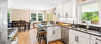 Roanoke Island Retreat *canal front on the sound*pool