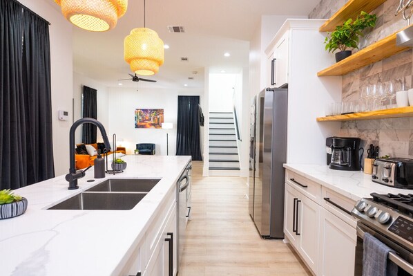 Microwave, oven, stovetop, dishwasher