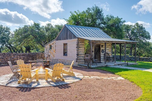 Amelia's Cabin | Picturesque Country Cabin