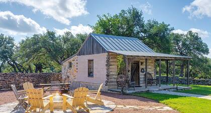 Amelia's Cabin | Picturesque Country Cabin