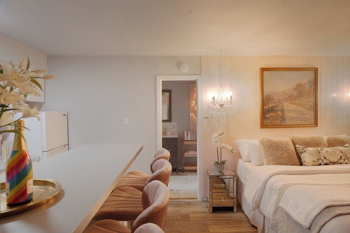 Photo 9 of Montrose Peach Bliss Studio, Medical Center 29!