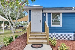 Exterior detail - 10 min to Beach, Charming Largo Retreat (Largo)