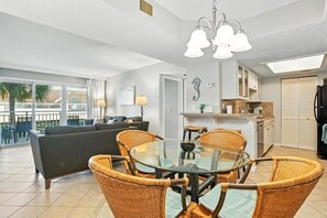 Unclassified image, 5 of 43, button