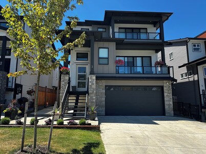 Kam Residence 