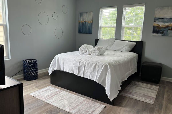 3 bedrooms, desk, iron/ironing board, WiFi