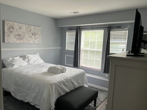 3 bedrooms, desk, iron/ironing board, WiFi