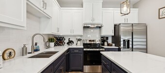 Stylish Home Near the Fort Worth Stockyards — 2 Minutes Away, Sleeps 8