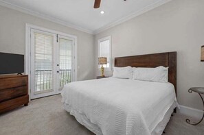 4 bedrooms, iron/ironing board, free WiFi, bed sheets