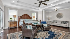 Télévision, cheminée, lecteur de DVD