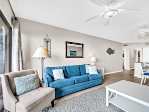 TV, DVD player - Emerald Towers West 1005- Beach Front with Gulf View Balcony! (Fort Walton Beach)