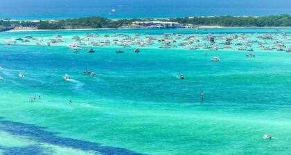 Private Pool * Guest House * Walk to Beach