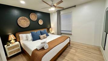 2 bedrooms, iron/ironing board, WiFi, bed sheets