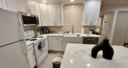 2 king beds -2nd fl walk 2 beach apt3