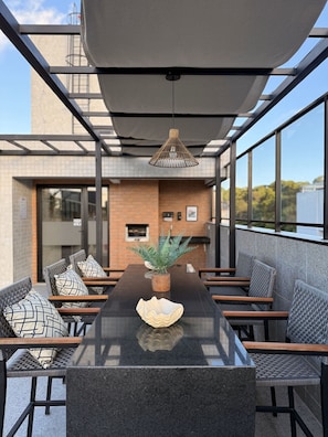 Luxury Studio | Outdoor dining