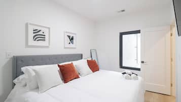 Apartment, 1 King Bed with Sofa bed, Non Smoking | Iron/ironing board, free WiFi