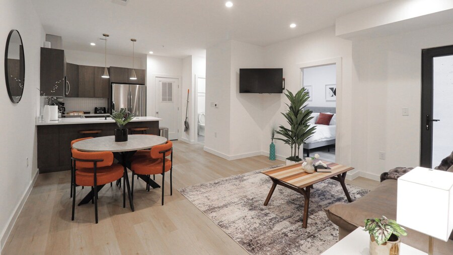 Unit 3 One BR With Queen Sofa and Bed