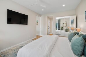 1 bedroom, desk, free WiFi, bed sheets