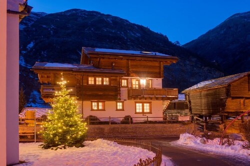 Luxury Alpine Escape, Matterhorn Chalet 1012