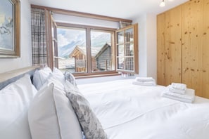 6 Schlafzimmer, Bügeleisen/Bügelbrett, Internetzugang, Bettwäsche
