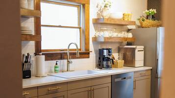 MikrovÄgsugn, ugn, spishÀll och diskmaskin