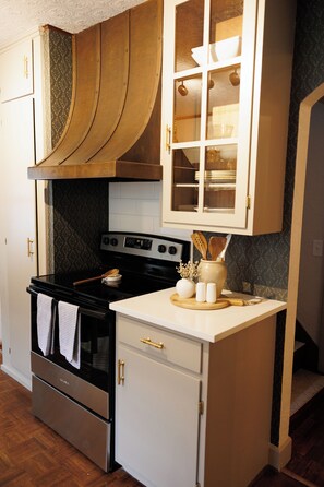 Micro-ondes, four, plaque de cuisson, lave-vaisselle