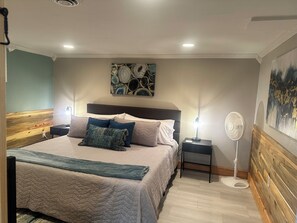 6 bedrooms, iron/ironing board, free WiFi, bed sheets - The Good Life SODAK! In beautiful Spearfish (Spearfish)