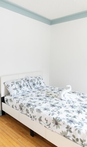 3 bedrooms, WiFi, bed sheets