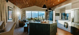 Te Moana - Lake Views - Sleeps 7