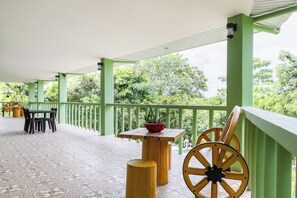 Villa, 2 Schlafzimmer, Raucher, eigener Pool | Speisen im Freien