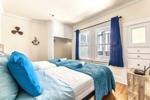 2 habitaciones, escritorio, tabla de planchar con plancha y wifi gratis 