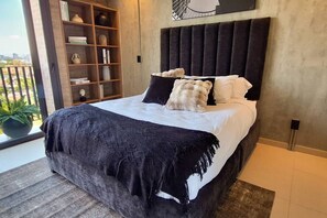 1 bedroom, desk, iron/ironing board, WiFi